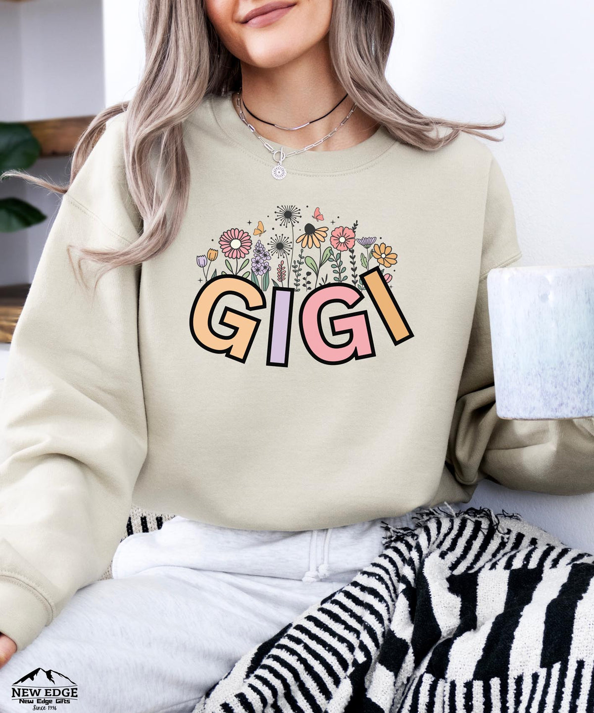 Gigi Retro Floral Sweatshirt | Vintage Style Crewneck for Grandmas | Cozy Graphic Pullover