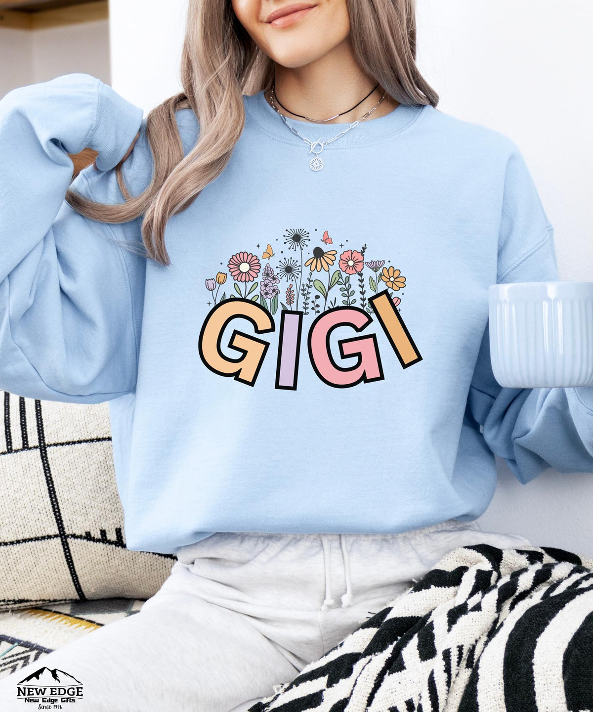 Gigi Retro Floral Sweatshirt | Vintage Style Crewneck for Grandmas | Cozy Graphic Pullover