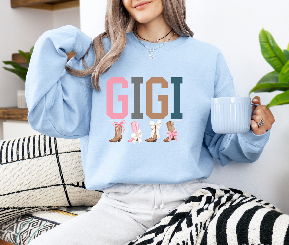 GIGI Retro Sweatshirt with Cowboy Boots and Bows | Western Vintage Grandma Crewneck | Country Style Gift for Gigi