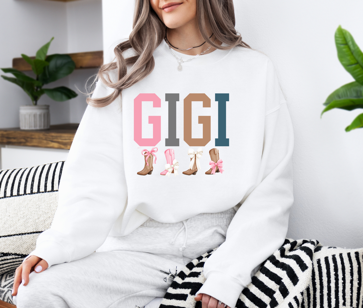 GIGI Retro Sweatshirt with Cowboy Boots and Bows | Western Vintage Grandma Crewneck | Country Style Gift for Gigi