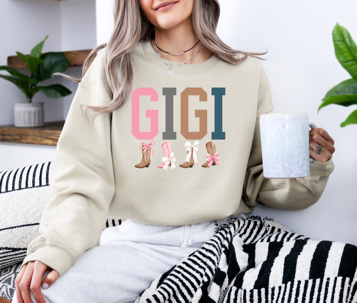 GIGI Retro Sweatshirt with Cowboy Boots and Bows | Western Vintage Grandma Crewneck | Country Style Gift for Gigi
