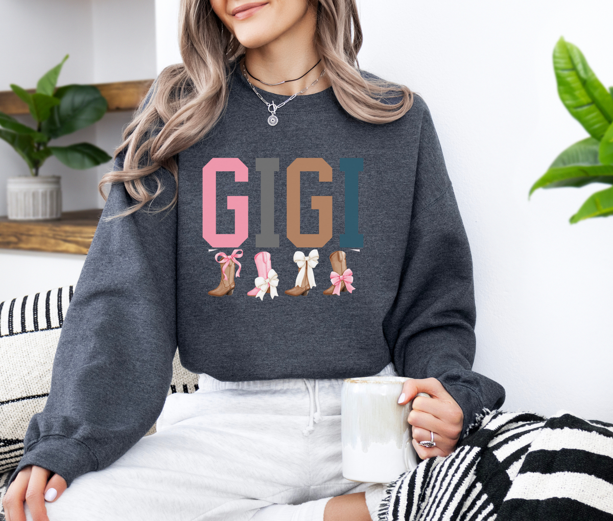 GIGI Retro Sweatshirt with Cowboy Boots and Bows | Western Vintage Grandma Crewneck | Country Style Gift for Gigi