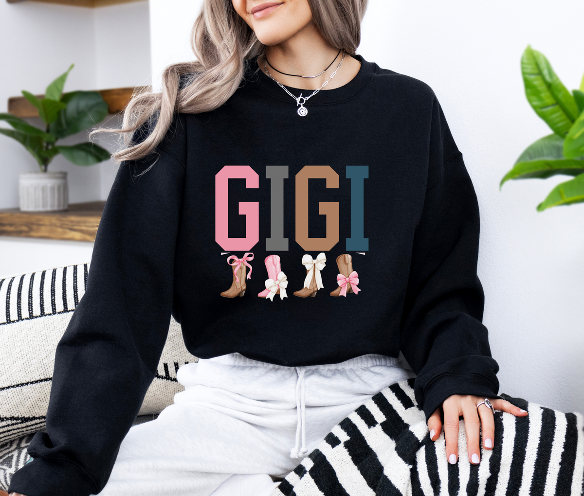 GIGI Retro Sweatshirt with Cowboy Boots and Bows | Western Vintage Grandma Crewneck | Country Style Gift for Gigi
