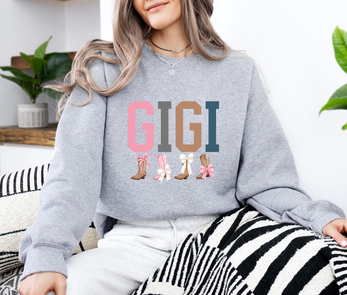 GIGI Retro Sweatshirt with Cowboy Boots and Bows | Western Vintage Grandma Crewneck | Country Style Gift for Gigi