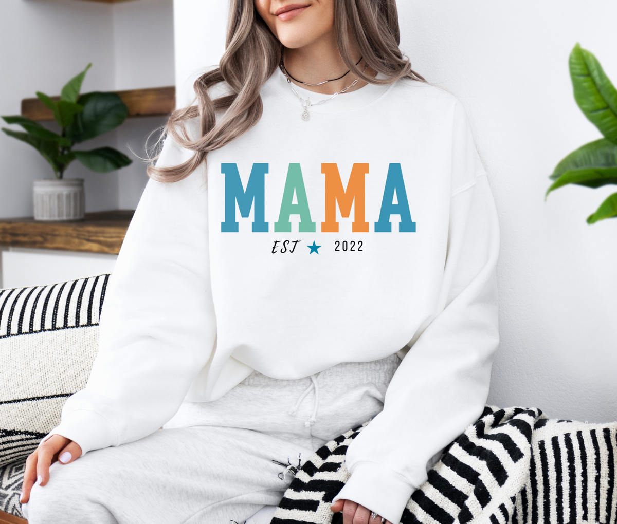 MAMA Retro EST. 2022 Sweatshirt | Vintage Mama Crewneck | New Mom Gift Sweater