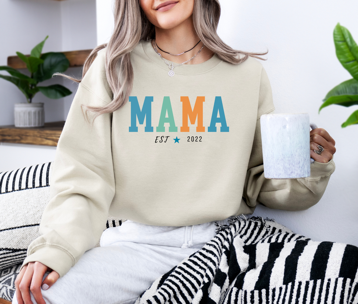 MAMA Retro EST. 2022 Sweatshirt | Vintage Mama Crewneck | New Mom Gift Sweater