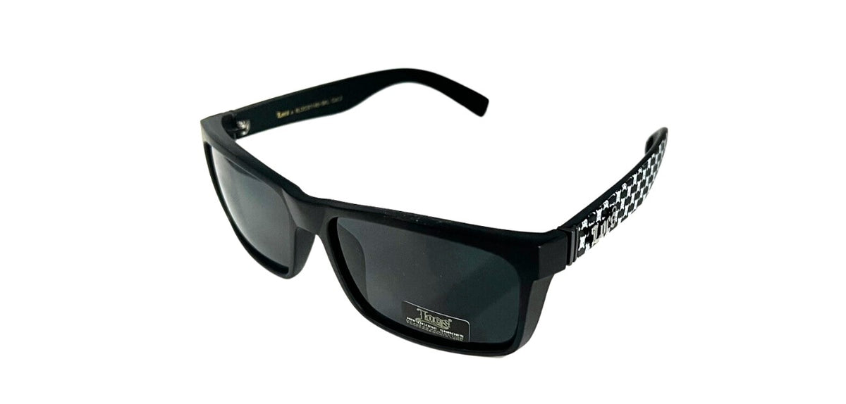 EDGY & VERSATILE: 8LOC91146 SKL LOCS SHADES