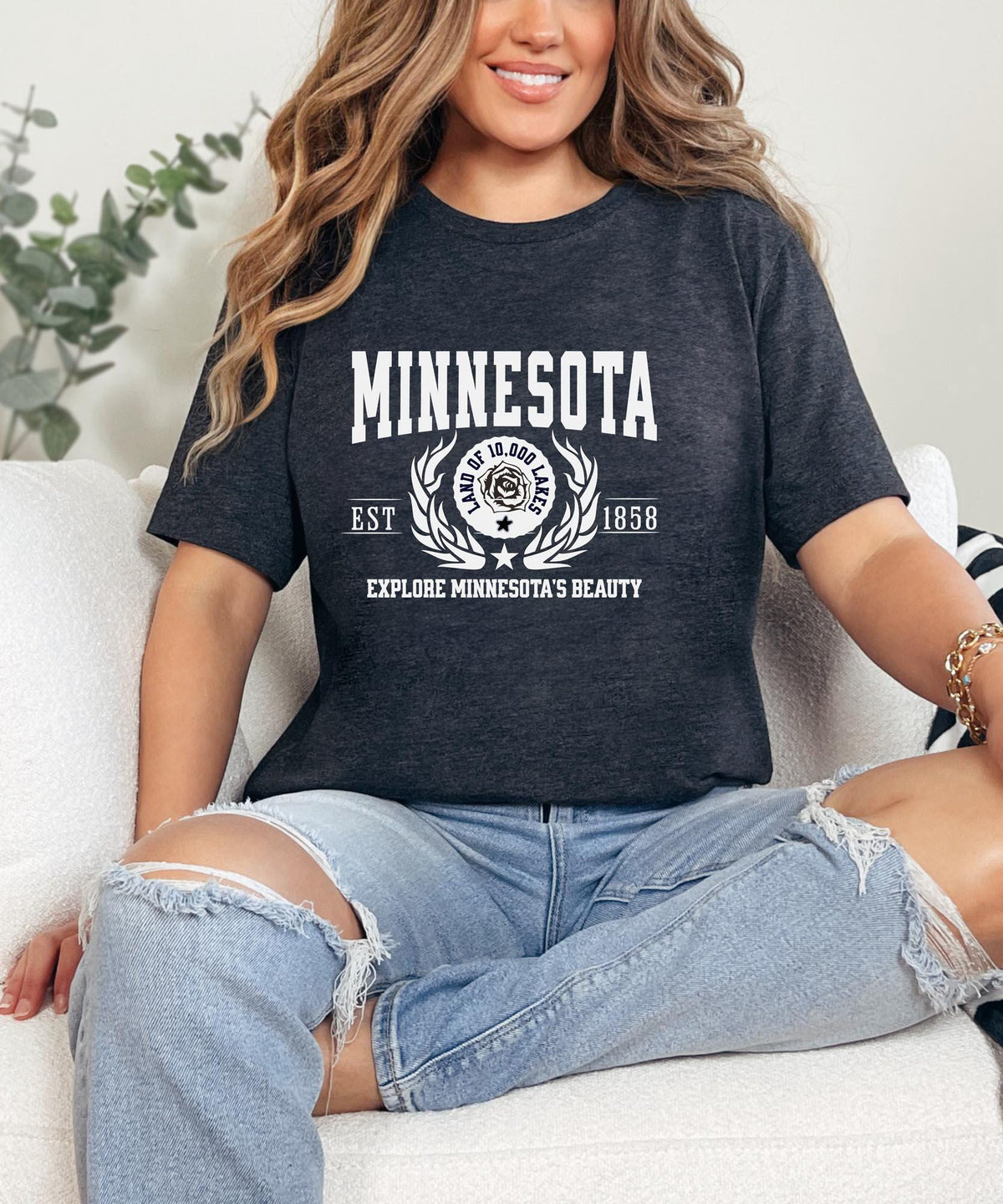 Minnesota State - "Explore Minnesota's Beauty" Slogan T-Shirt for Nature Enthusiasts & Proud Minnesotans