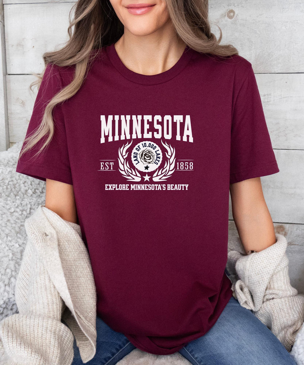 Minnesota State - "Explore Minnesota's Beauty" Slogan T-Shirt for Nature Enthusiasts & Proud Minnesotans