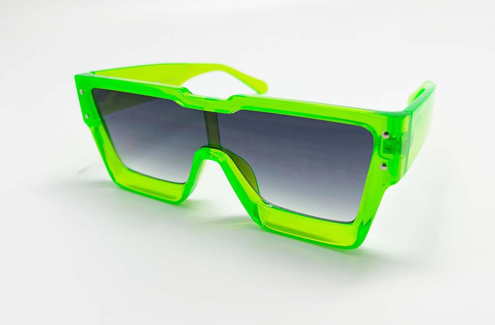 Square Oversized Fashion Sunglasses .
