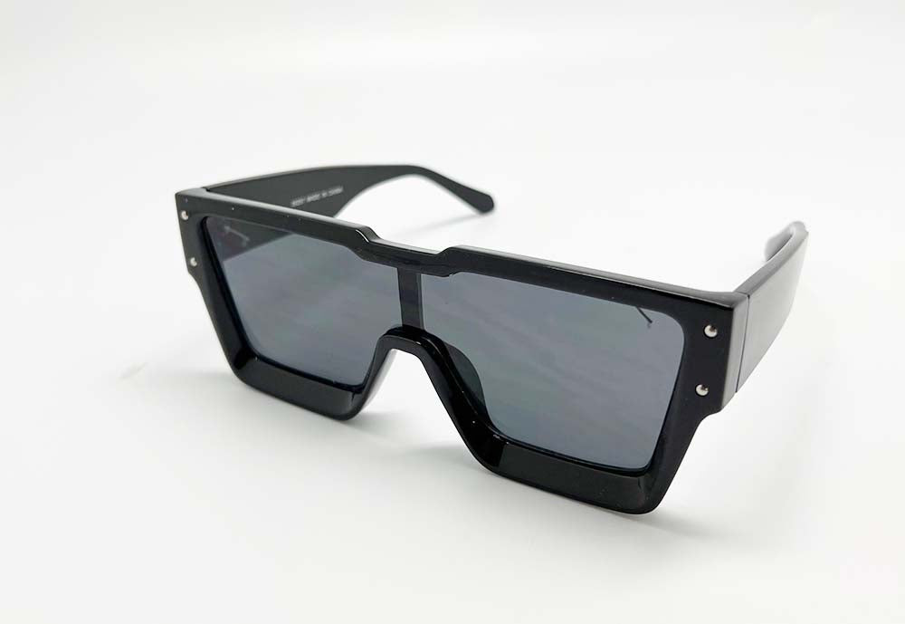 Square Oversized Fashion Sunglasses .