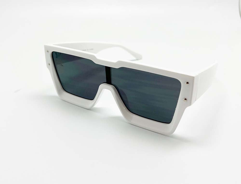 Square Oversized Fashion Sunglasses .